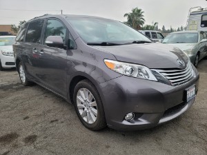 2013 Toyota Sienna Photo