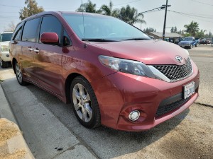 2013 Toyota Sienna Photo