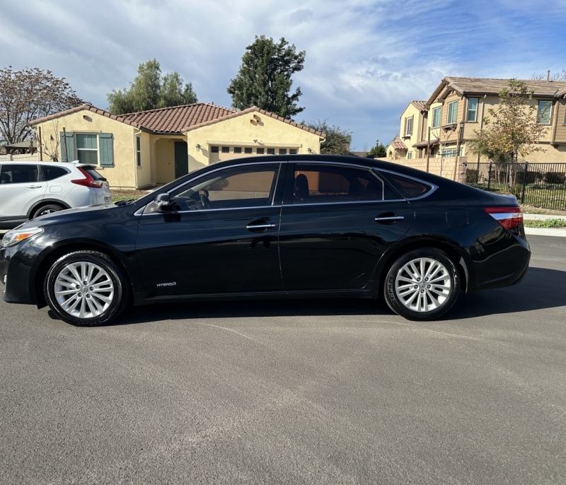 2013 Toyota Avalon Limited Hybrid