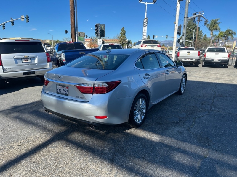 2013 Lexus ES Base's photo