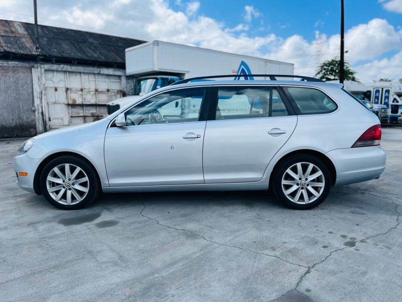 2012 Volkswagen Jetta SportWagen TDI's photo