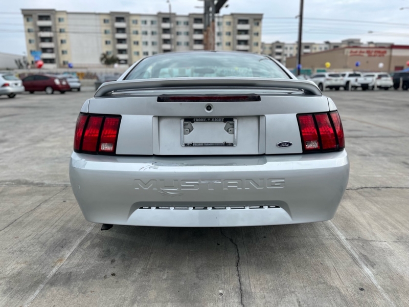 2000 Ford Mustang Base