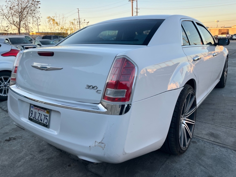 2011 Chrysler 300 C's photo