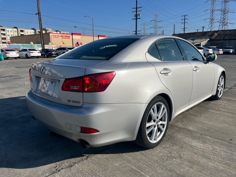 2006 Lexus IS 250's photo