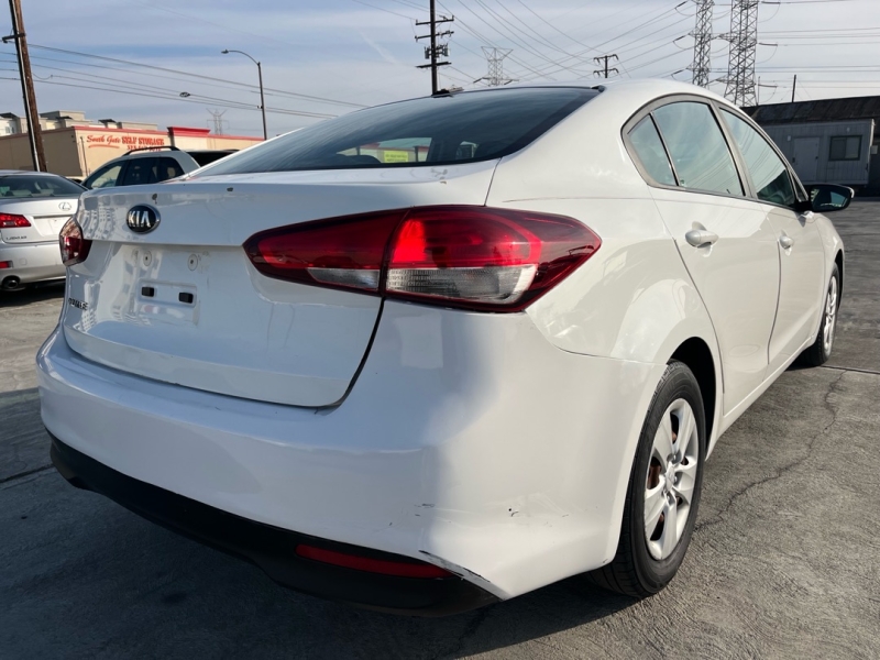 2018 Kia FORTE LX's photo
