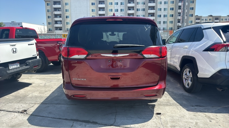 2020 Chrysler Voyager LXI