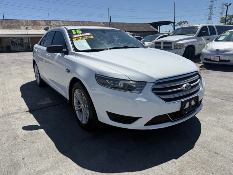 picture of 2015 Ford Taurus
