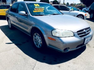2000 Nissan Maxima Photo