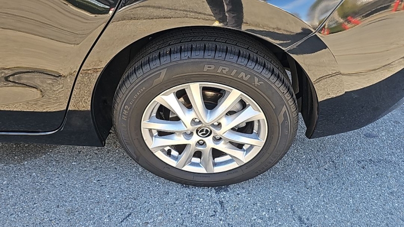 2016 Mazda MAZDA3 i Sport's photo