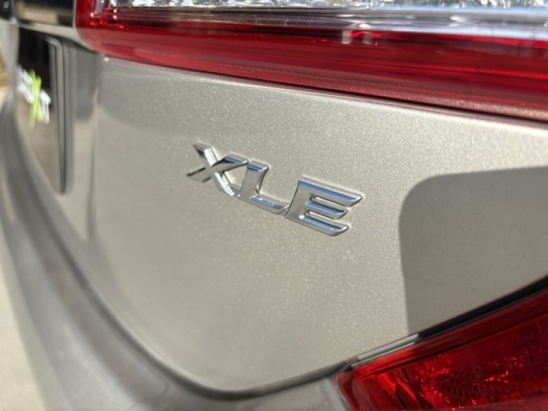 large picture of 2013 Toyota Camry