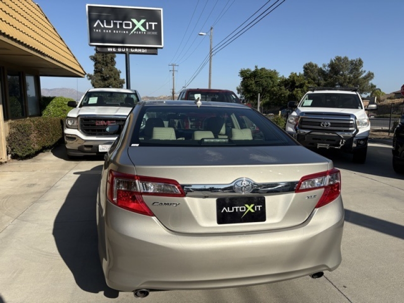 large picture of 2013 Toyota Camry