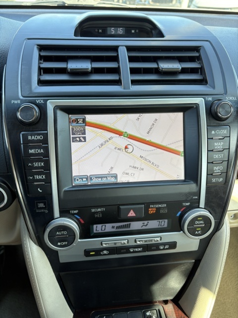 large picture of 2013 Toyota Camry