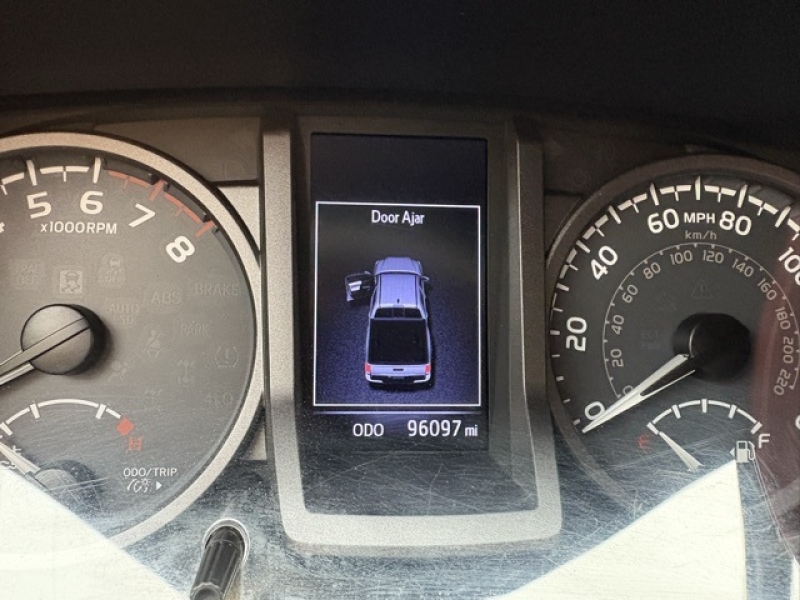 large picture of 2017 Toyota Tacoma