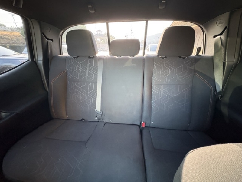 large picture of 2017 Toyota Tacoma