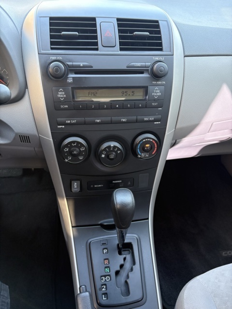 large picture of 2009 Toyota Corolla