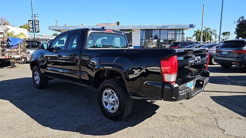 2017 Toyota Tacoma SR
