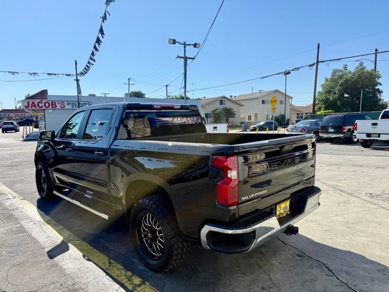 2022 Chevrolet Silverado 1500 LT Crew Cab Short Box's photo