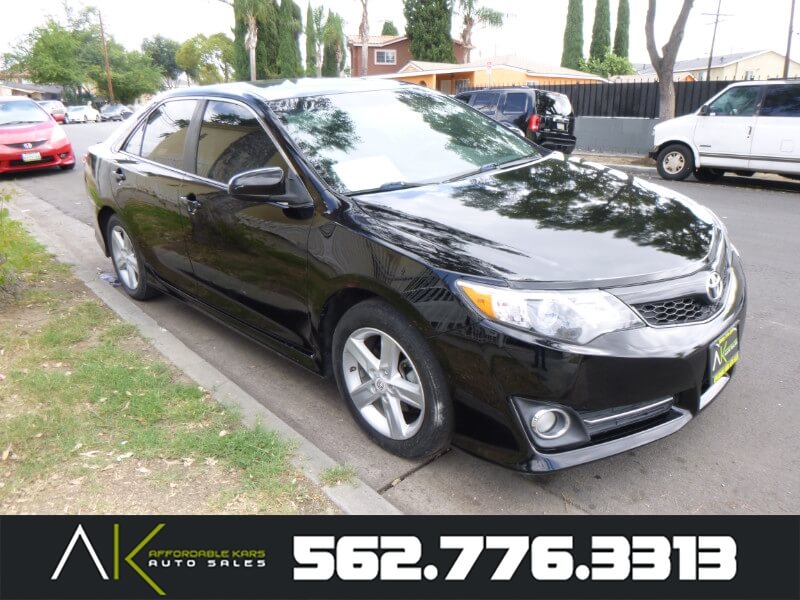 2012 Toyota Camry Photo