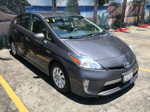 2014 Toyota Prius Plug-in Hybrid Photo