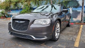 2017 Chrysler 300 Photo