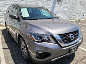2017 Nissan Pathfinder Photo