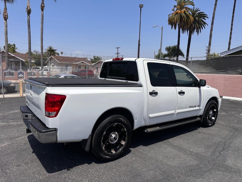 2013 Nissan Titan SV 4X2 Crew Cab SWB's photo