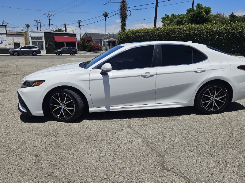 2021 Toyota Camry 2.5 Auto SE's photo