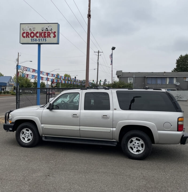 2004 Chevrolet Suburban Photo