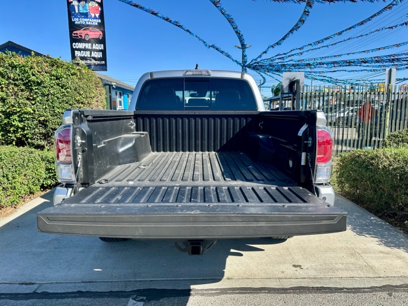 2022 Toyota Tacoma TRD Off Road's photo