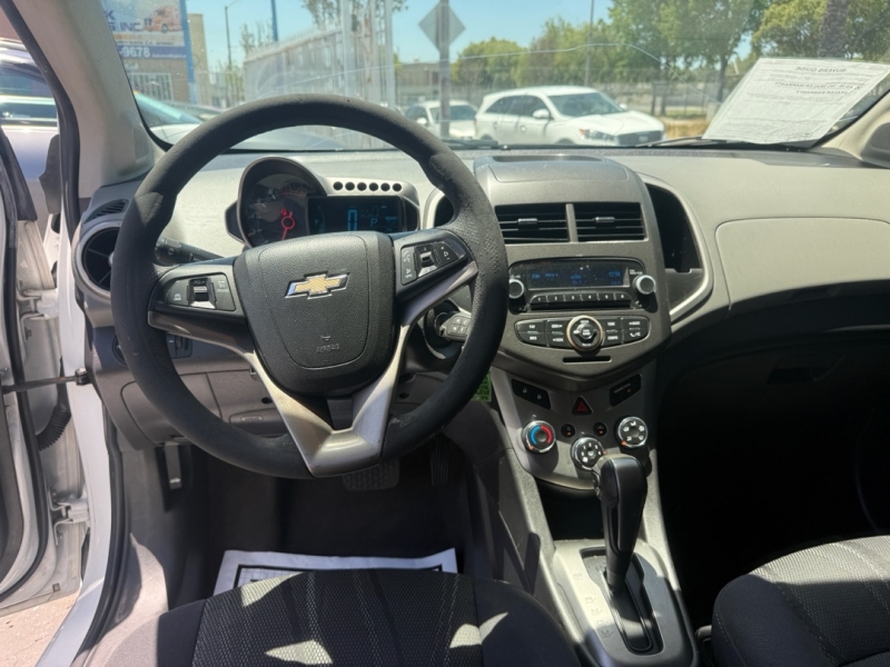 2014 Chevrolet Sonic LT - Photo 14