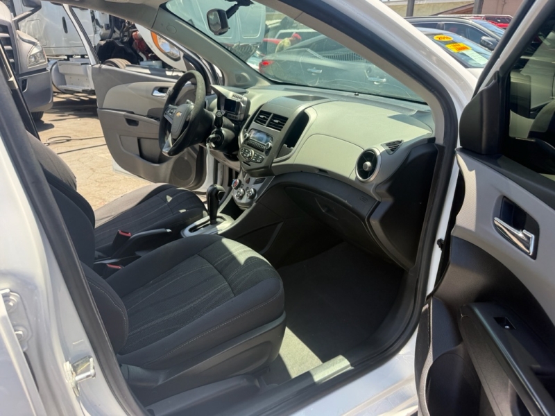 2014 Chevrolet Sonic LT - Photo 11
