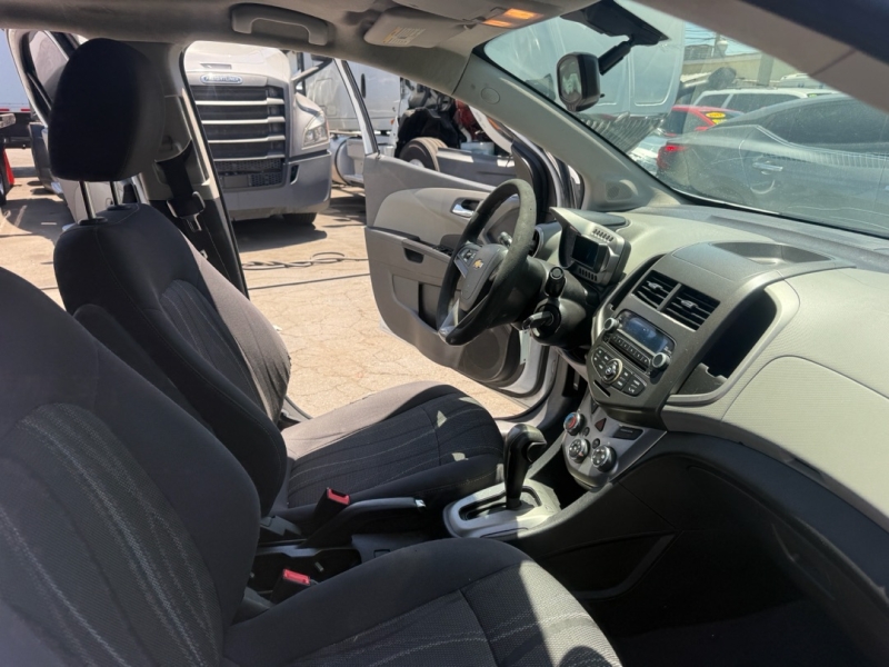 2014 Chevrolet Sonic LT - Photo 12
