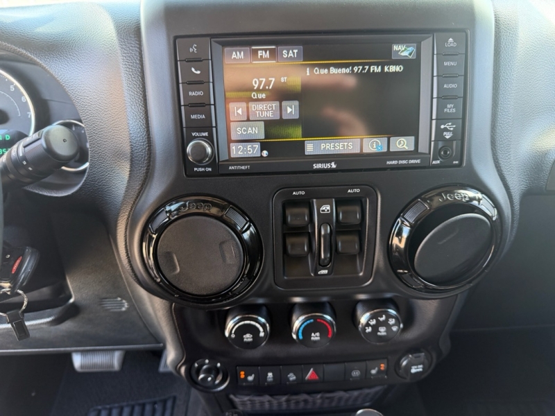 2012 Jeep Wrangler Unlimited Sahara - Photo 11