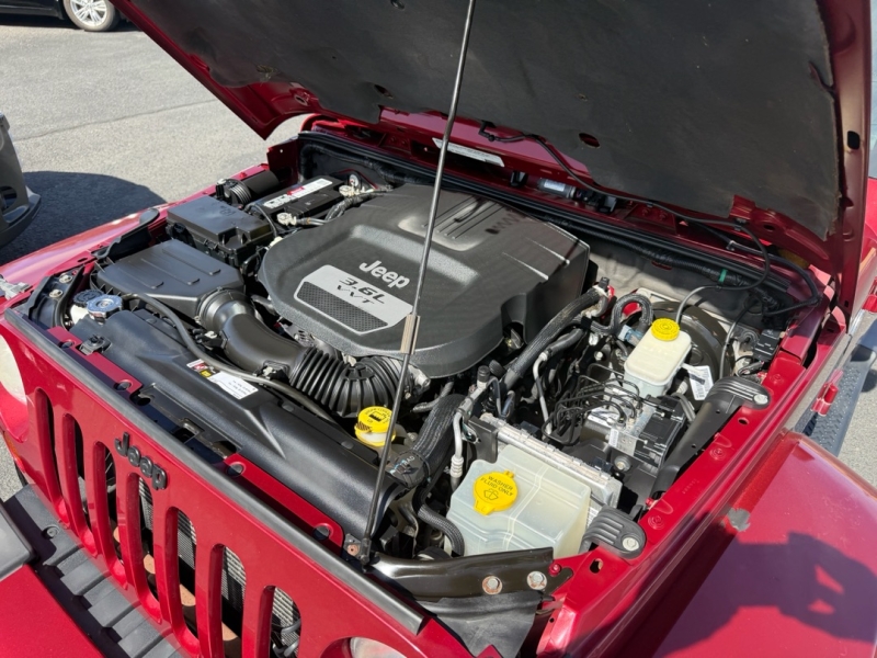 2012 Jeep Wrangler Unlimited Sahara - Photo 14