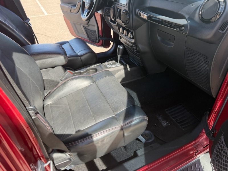 2012 Jeep Wrangler Unlimited Sahara - Photo 13