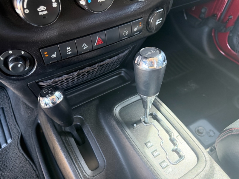 2012 Jeep Wrangler Unlimited Sahara - Photo 17