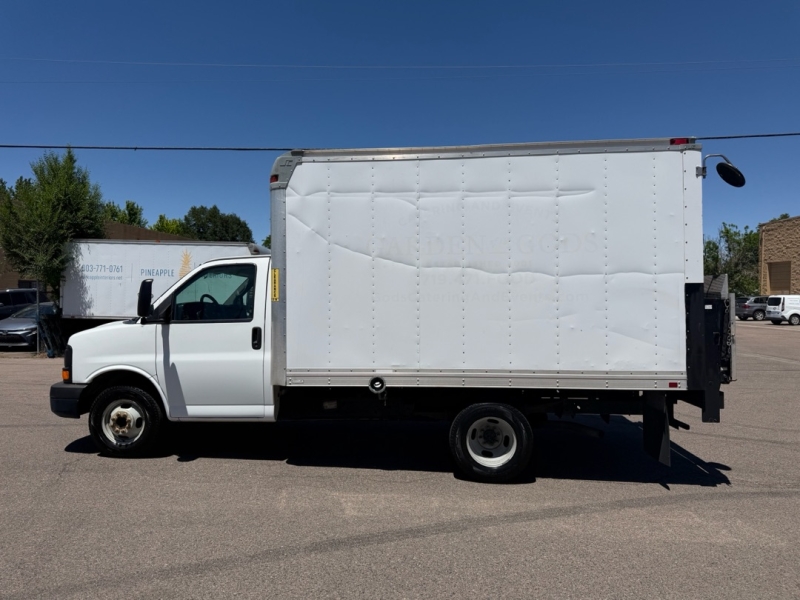 2012 Chevrolet Express's photo