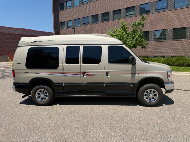 2008 Ford E-Series E-250 Van's photo
