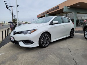 2017 Toyota Corolla iM Photo