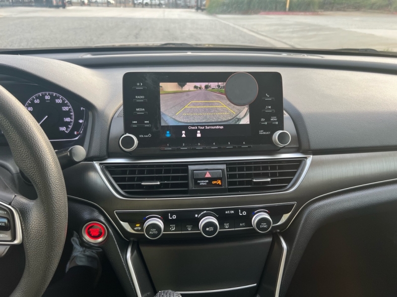 2018 Honda Accord LX - Photo 13
