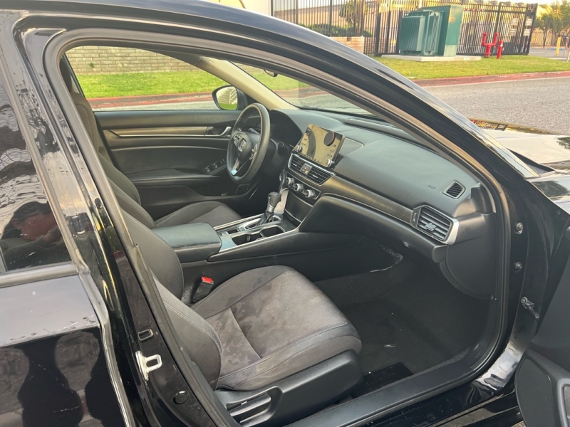 2018 Honda Accord LX - Photo 8