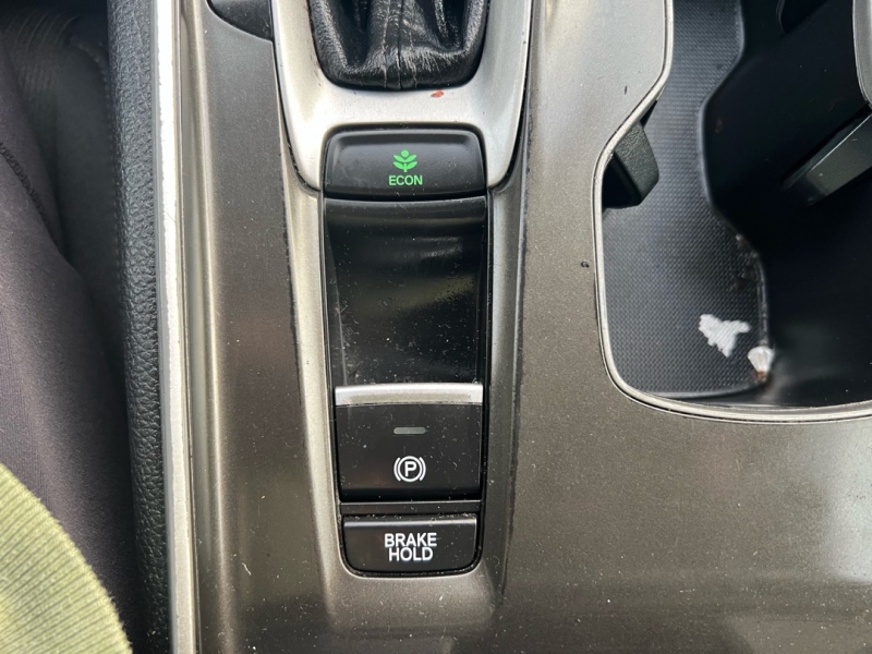 2018 Honda Accord LX - Photo 15