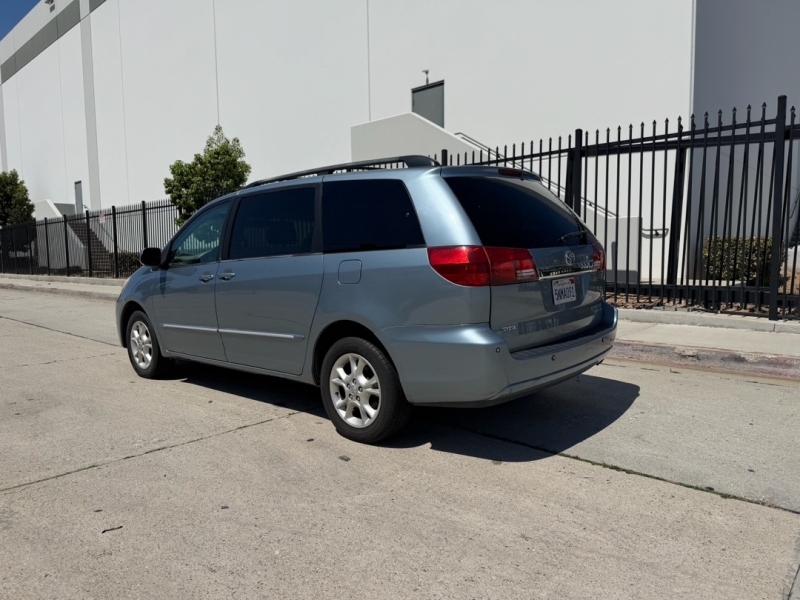 2005 Toyota Sienna XLE