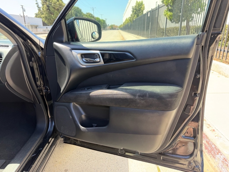 2016 Nissan Pathfinder S - Photo 11