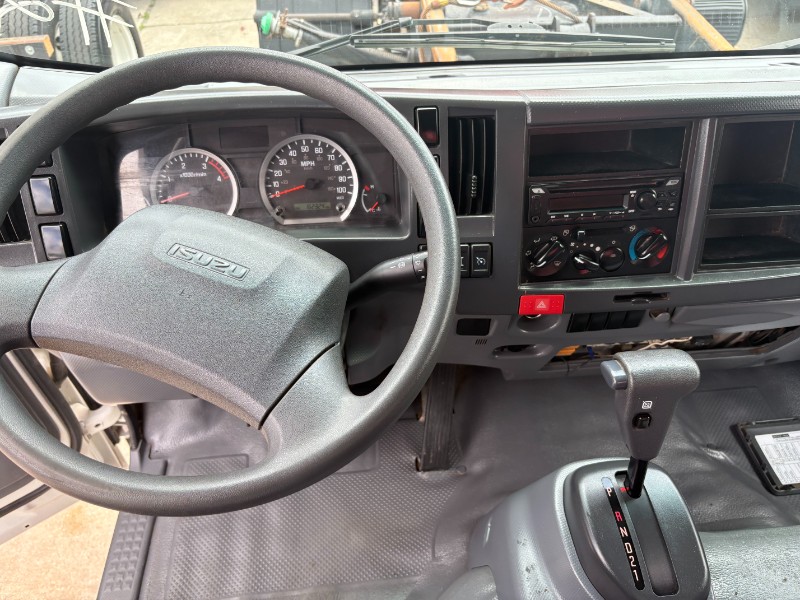 2020 Isuzu NRR's photo