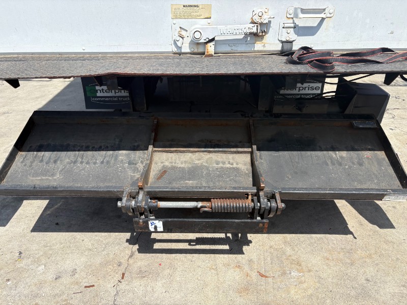 2020 Isuzu NPR HD's photo