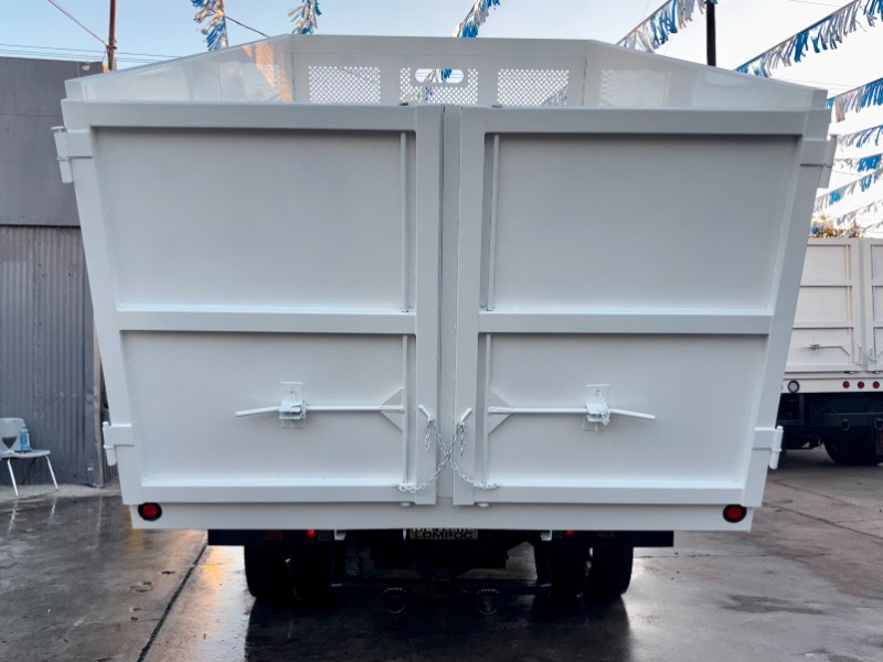 2018 Chevrolet Low Cab Forward Base's photo