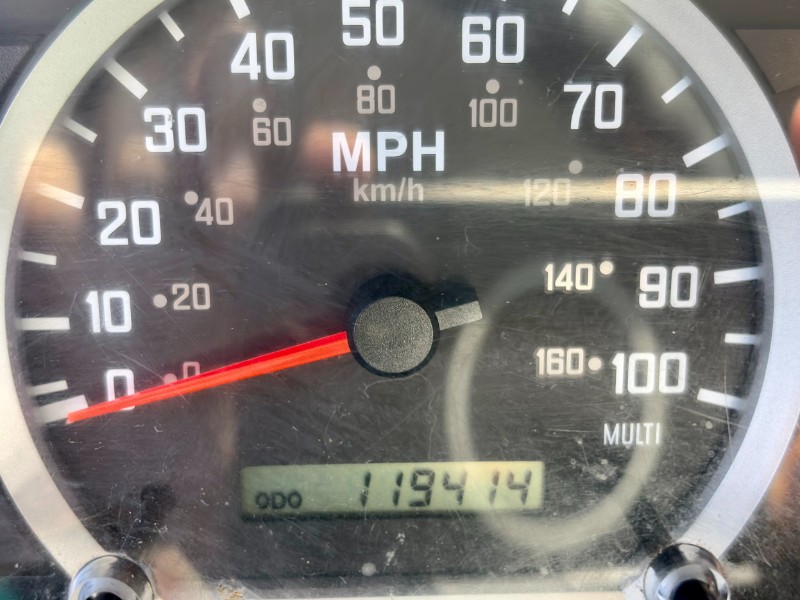 2017 Isuzu NPR HD - Photo 11