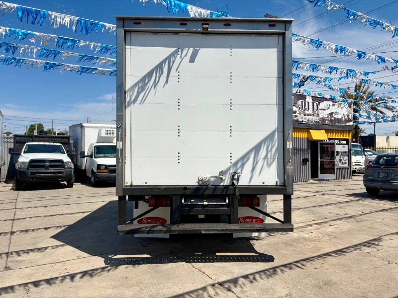 2019 Chevrolet Low Cab Forward's photo