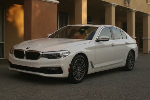 2017 BMW 5 Series Photo